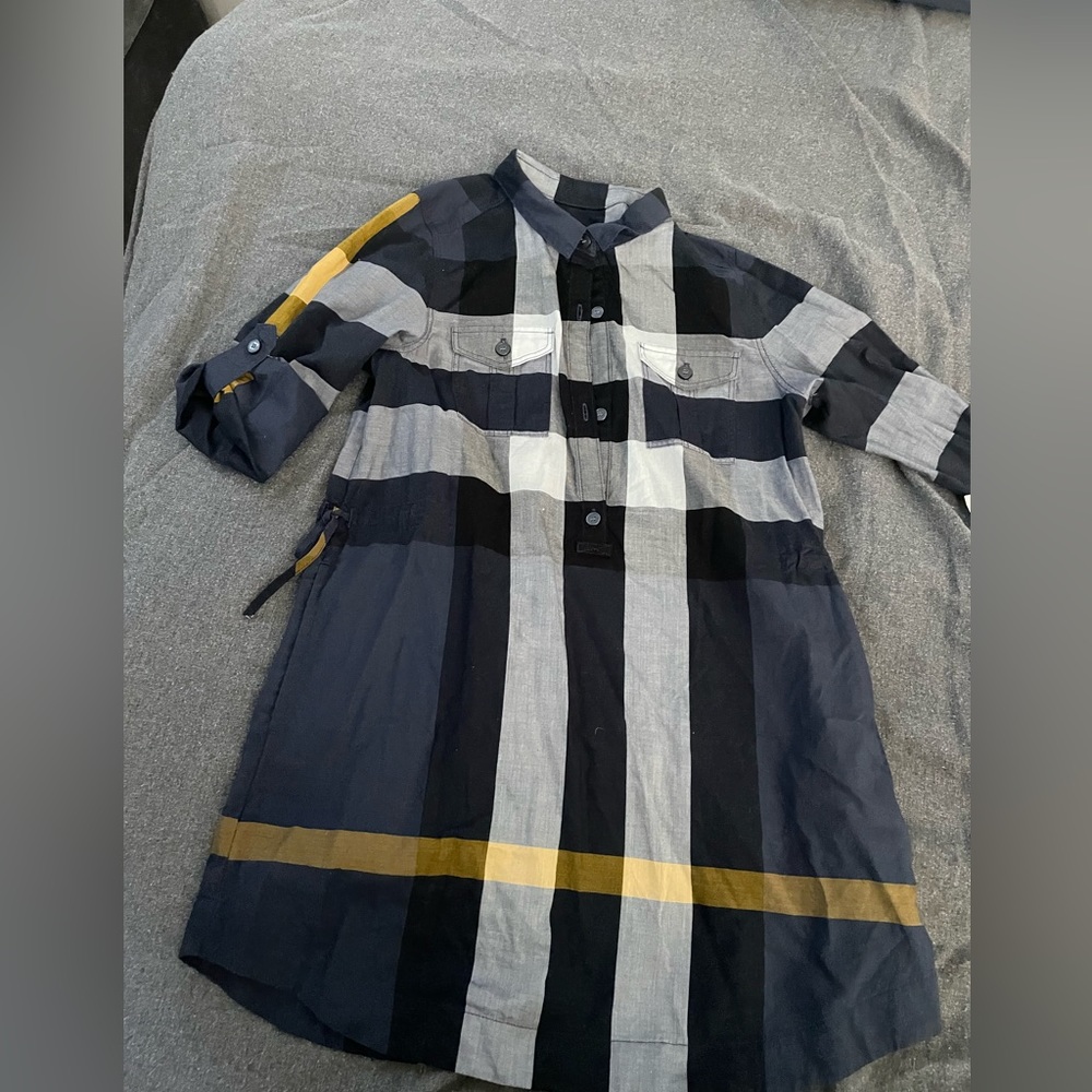 Burberry dress super cute
